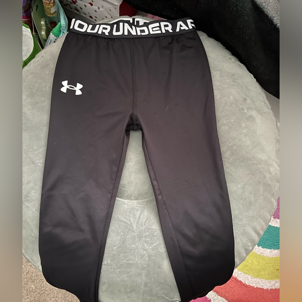 Little Girl’s Under Armour Leggings, black, size 6